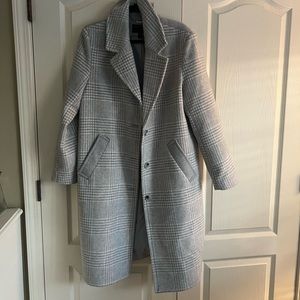 Bernardo Trench Coat in Gray and White